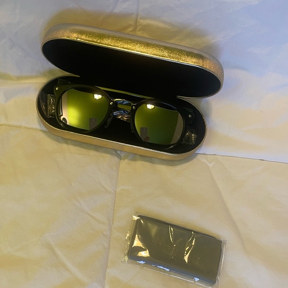 NWOT trendy sunglasses - Picture 2 of 5